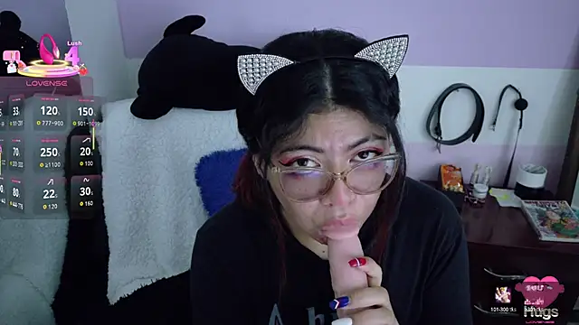 Catwhite  online show from October 2025 04:59:02 PM