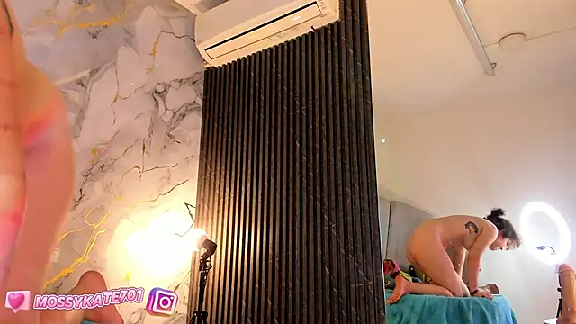 Katemoss70 online show from February 2025 09:31:02 PM