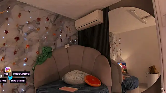 Katemoss70 online show from November 2025 12:30:01 PM