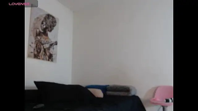 Corina Ts online show from November 2025 12:38:01 PM