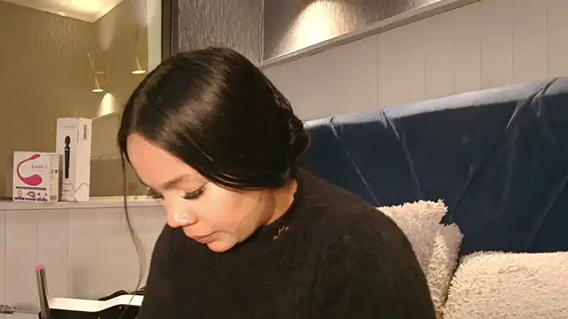 EmilyQueen3x online show from March 2026 02:17:02 PM