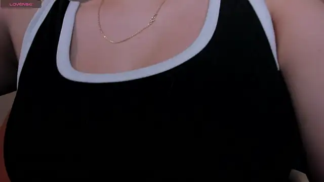 Snapshot of MartinnaBonnet chatting on March 2025 10:27:02 AM MartinnaBonnet online show from March 2025 10:27:02 AM