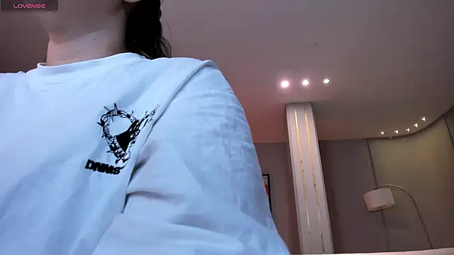 Snapshot of MartinnaBonnet chatting on March 2025 10:28:02 AM MartinnaBonnet online show from March 2025 10:28:02 AM