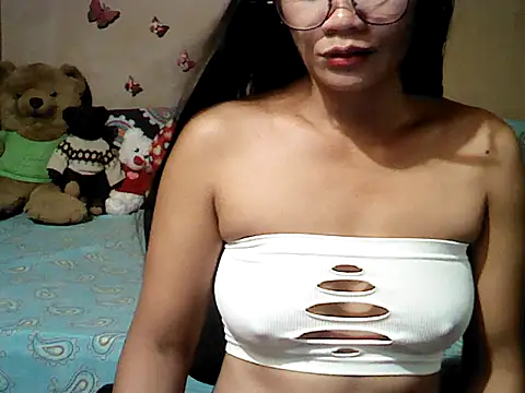 Mia Rein online show from April 2026 01:47:01 PM