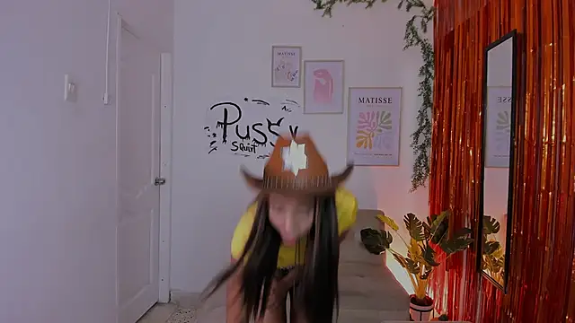 hornyprincess   online show from October 2025 06:05:01 PM