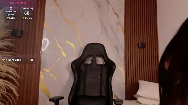 EmilyBoonny1 online show from March 2026 08:47:01 PM