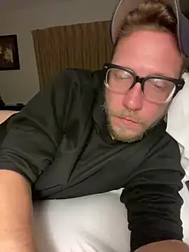 Snapshot of Tomas_Zaddy chatting on December 2024 07:17:01 AM Tomas Zaddy online show from December 2024 07:17:01 AM