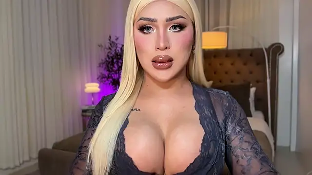 Snapshot of Your_Majesty_Tyra chatting on October 2025 05:40:01 AM Your Majesty Tyra online show from October 2025 05:40:01 AM