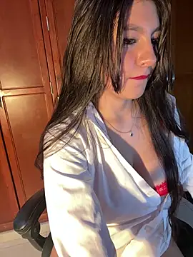 loolla 23 online show from December 2024 10:30:01 PM