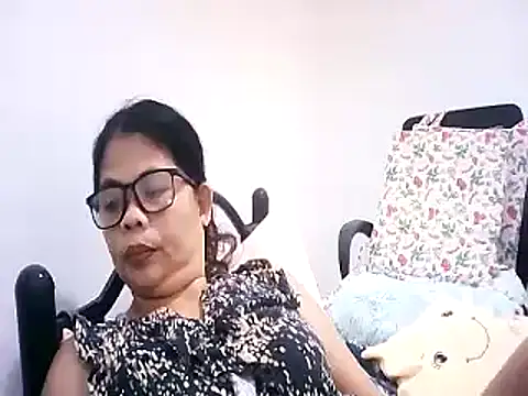 Snapshot of pinay_milfxx chatting on November 2025 12:53:02 AM pinay milfxx online show from November 2025 12:53:02 AM