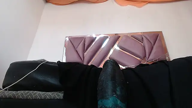 Snapshot of morenahott1 chatting on January 2025 02:51:01 PM morenahott1 online show from January 2025 02:51:01 PM