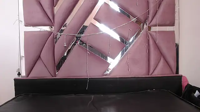 Snapshot of morenahott1 chatting on February 2025 02:44:02 PM morenahott1 online show from February 2025 02:44:02 PM