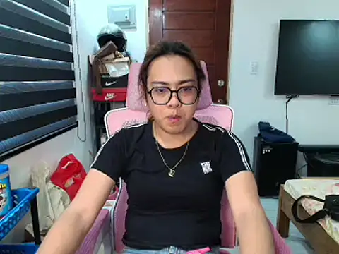 Snapshot of Your_PrettyGirlxxx chatting on March 2026 07:44:01 AM Your PrettyGirlxxx online show from March 2026 07:44:01 AM