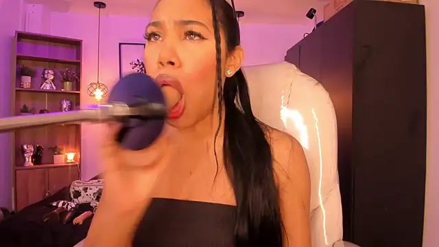 Snapshot of Olivia_ds chatting on December 2024 03:58:02 AM Olivia ds online show from December 2024 03:58:02 AM