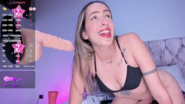 Snapshot of KloeePraga chatting on February 2025 02:45:02 AM KloeePraga online show from February 2025 02:45:02 AM