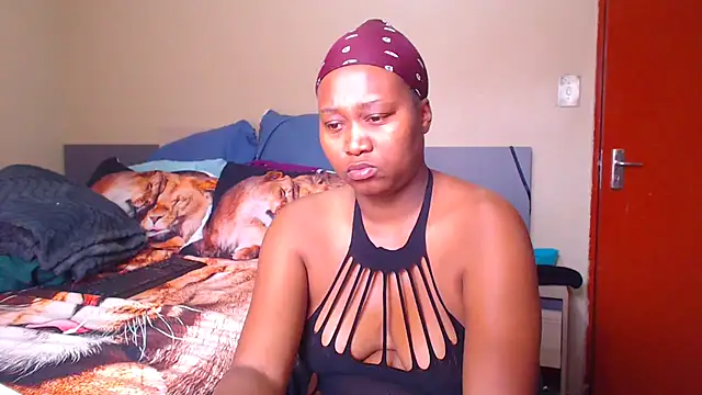 Snapshot of EbonySeductressx chatting on November 2025 12:44:02 PM EbonySeductressx online show from November 2025 12:44:02 PM