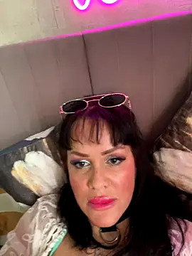 Snapshot of Lolaley2 chatting on October 2025 07:45:02 AM Lolaley2 online show from October 2025 07:45:02 AM