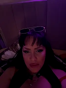 Snapshot of Lolaley2 chatting on December 2025 04:28:02 AM Lolaley2 online show from December 2025 04:28:02 AM