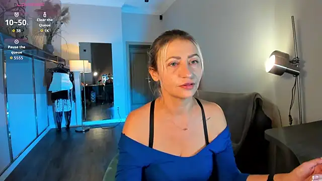 ZoeGrant online show from November 2025 07:35:02 PM