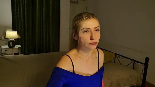 ZoeGrant online show from March 2026 04:16:01 AM