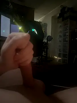 whitestroker online show from November 2025 07:02:02 PM