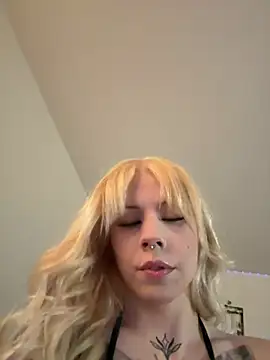 BiancaValentina online show from July 2026 06:17:02 AM