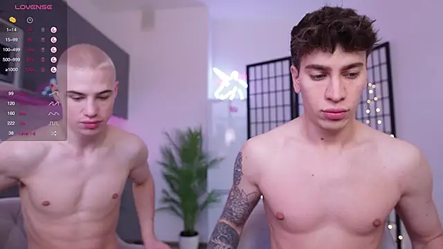 Snapshot of Evan__White_ chatting on December 2024 08:09:02 AM Evan White online show from December 2024 08:09:02 AM