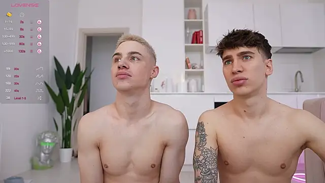 Snapshot of Evan__White_ chatting on February 2025 07:34:01 AM Evan White online show from February 2025 07:34:01 AM