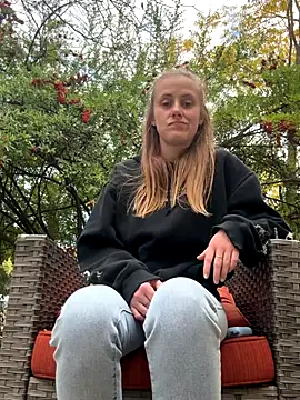 Snapshot of ClumsyLink chatting on November 2025 11:38:01 PM ClumsyLink online show from November 2025 11:38:01 PM