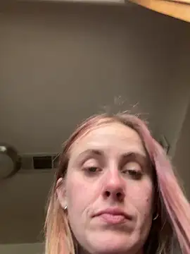 Snapshot of ClumsyLink chatting on November 2025 09:03:02 PM ClumsyLink online show from November 2025 09:03:02 PM