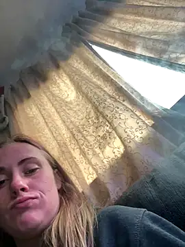 Snapshot of ClumsyLink chatting on December 2025 10:49:02 PM ClumsyLink online show from December 2025 10:49:02 PM