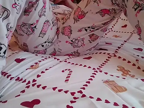 RealLittleRedRidingHood online show from November 2025 01:00:02 PM