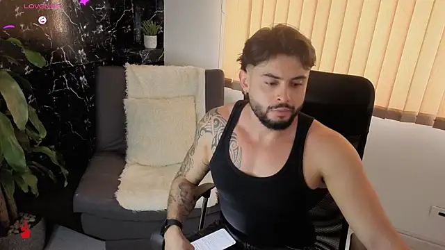 Snapshot of Jhordan_White chatting on December 2025 07:53:01 PM Jhordan White online show from December 2025 07:53:01 PM