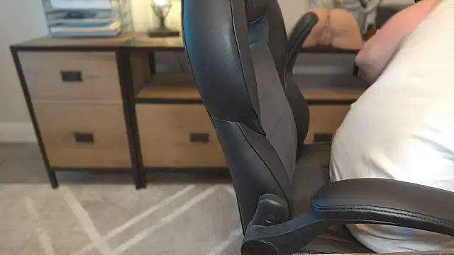 Snapshot of Mister_Dilf chatting on March 2026 02:46:02 PM Mister Dilf online show from March 2026 02:46:02 PM