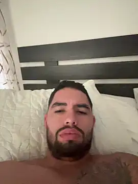 Snapshot of matteosantos chatting on November 2025 02:28:01 PM matteosantos online show from November 2025 02:28:01 PM