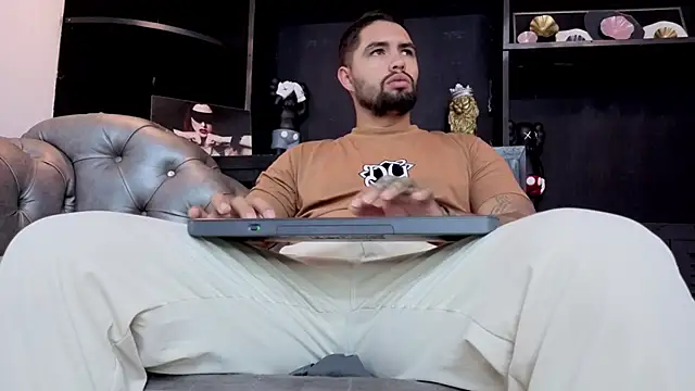 Snapshot of matteosantos chatting on November 2025 12:15:02 PM matteosantos online show from November 2025 12:15:02 PM