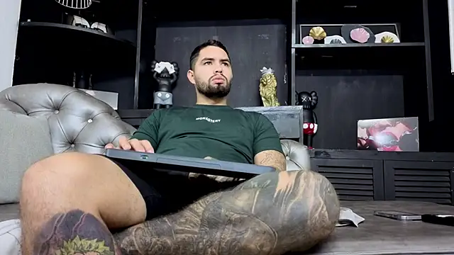 Snapshot of matteosantos chatting on December 2025 11:59:01 AM matteosantos online show from December 2025 11:59:01 AM