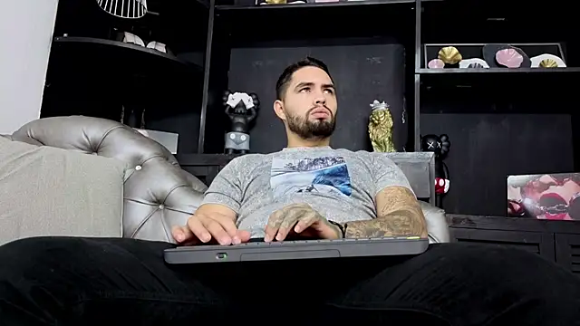 Snapshot of matteosantos chatting on December 2025 11:36:02 AM matteosantos online show from December 2025 11:36:02 AM