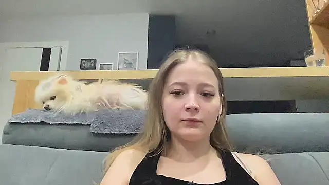 CharmingSarah online show from April 2026 04:22:01 PM