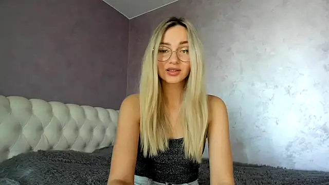 Snapshot of _DarkRose_ chatting on March 2025 08:22:01 AM DarkRose online show from March 2025 08:22:01 AM