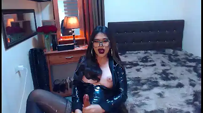 Snapshot of EXTREMELYDOM chatting on January 2025 01:43:01 PM EXTREMELYDOM online show from January 2025 01:43:01 PM