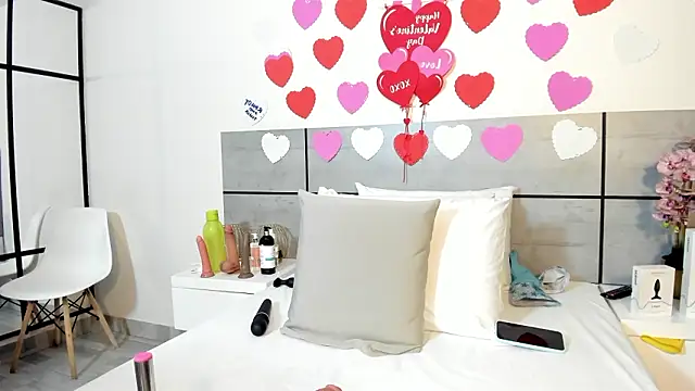 Snapshot of EmmaSmith2 chatting on February 2026 02:19:01 AM EmmaSmith2 online show from February 2026 02:19:01 AM