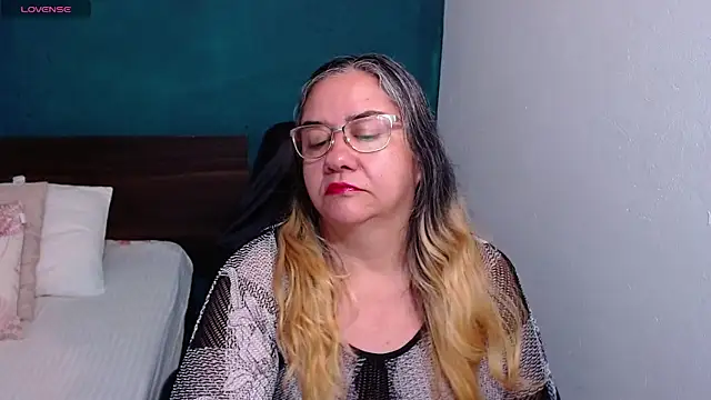 scaelettdubois online show from September 2025 11:39:02 PM