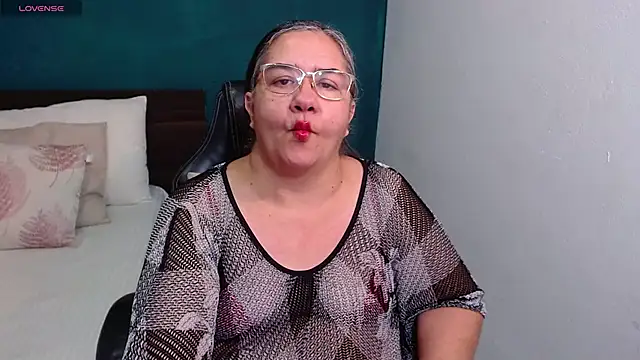 scaelettdubois online show from January 2026 12:01:02 AM