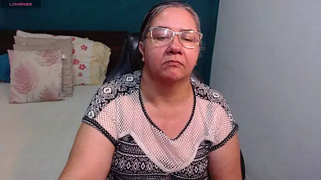Snapshot of scaelettdubois chatting on June 2026 10:27:02 PM scaelettdubois online show from June 2026 10:27:02 PM
