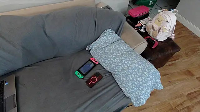 Snapshot of EmoDream1998 chatting on March 2025 11:35:02 PM EmoDream1998 online show from March 2025 11:35:02 PM