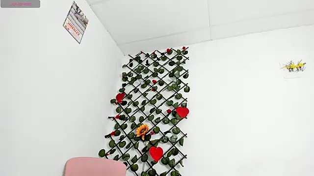 Snapshot of cailynhot chatting on March 2025 03:49:02 PM cailynhot online show from March 2025 03:49:02 PM