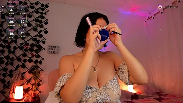 Snapshot of cailynhot chatting on December 2025 11:35:01 PM cailynhot online show from December 2025 11:35:01 PM