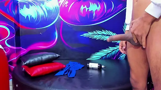 miacam-hot online show from April 2026 04:46:01 AM