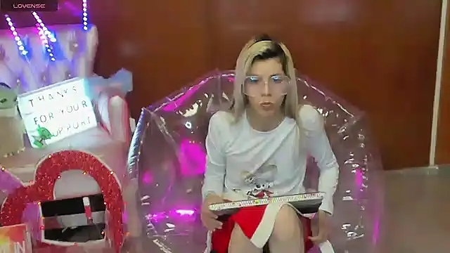 Skinygirl online show from February 2026 11:58:02 PM